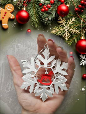 Снежинка с парящей красной Лошадкой